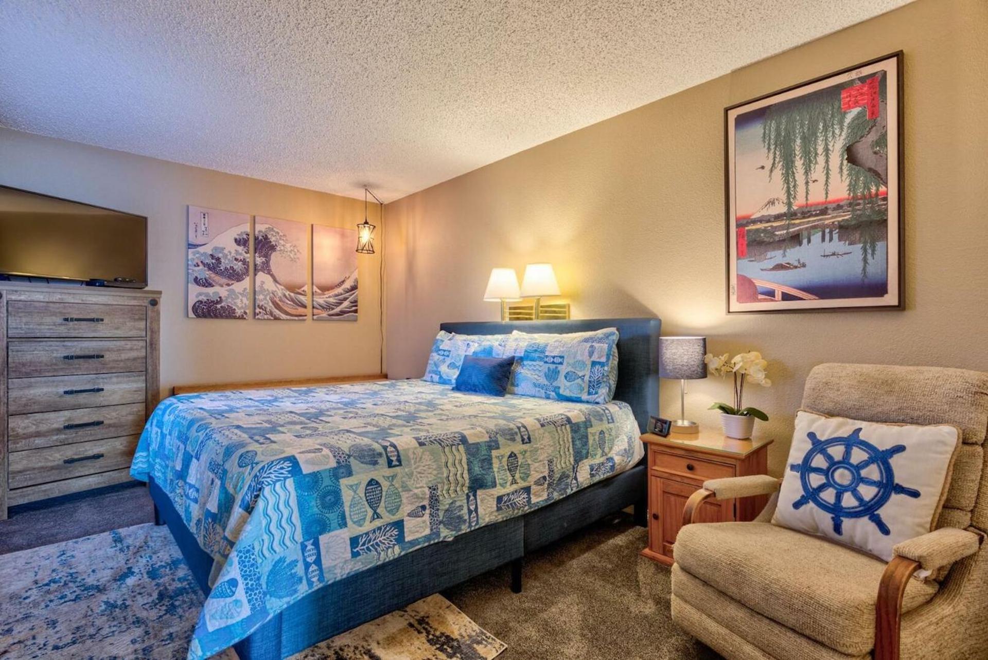 Sea Gypsy Rentals Lincoln City Room photo