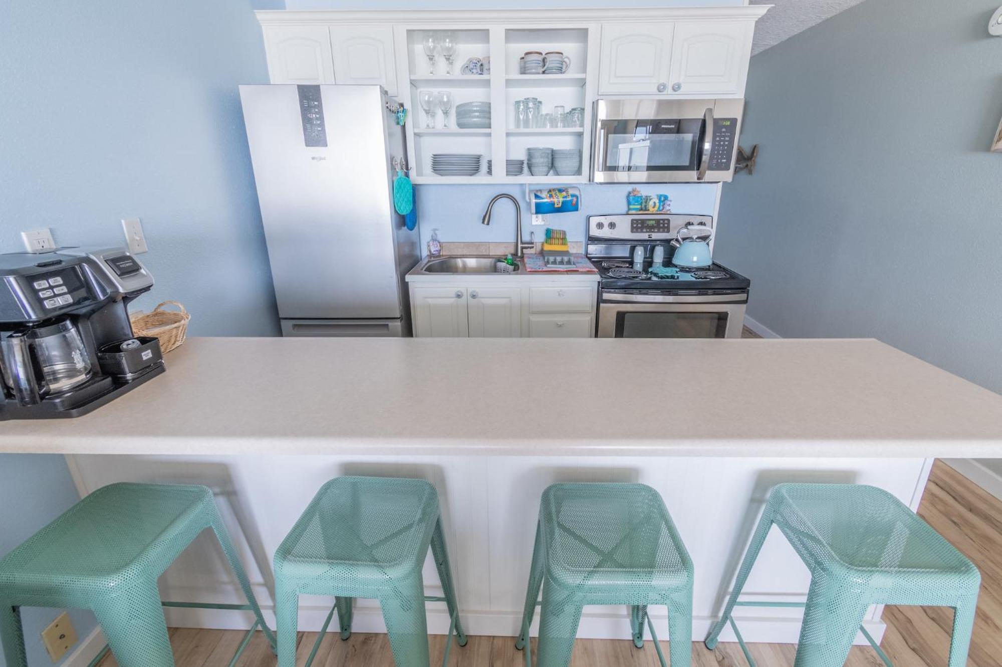 Sea Gypsy Rentals Lincoln City Room photo