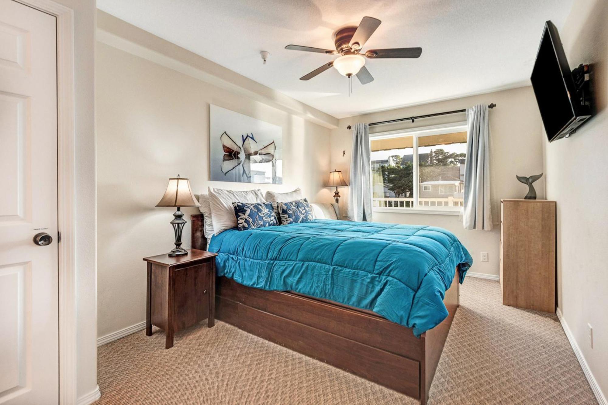 Sea Gypsy Rentals Lincoln City Room photo