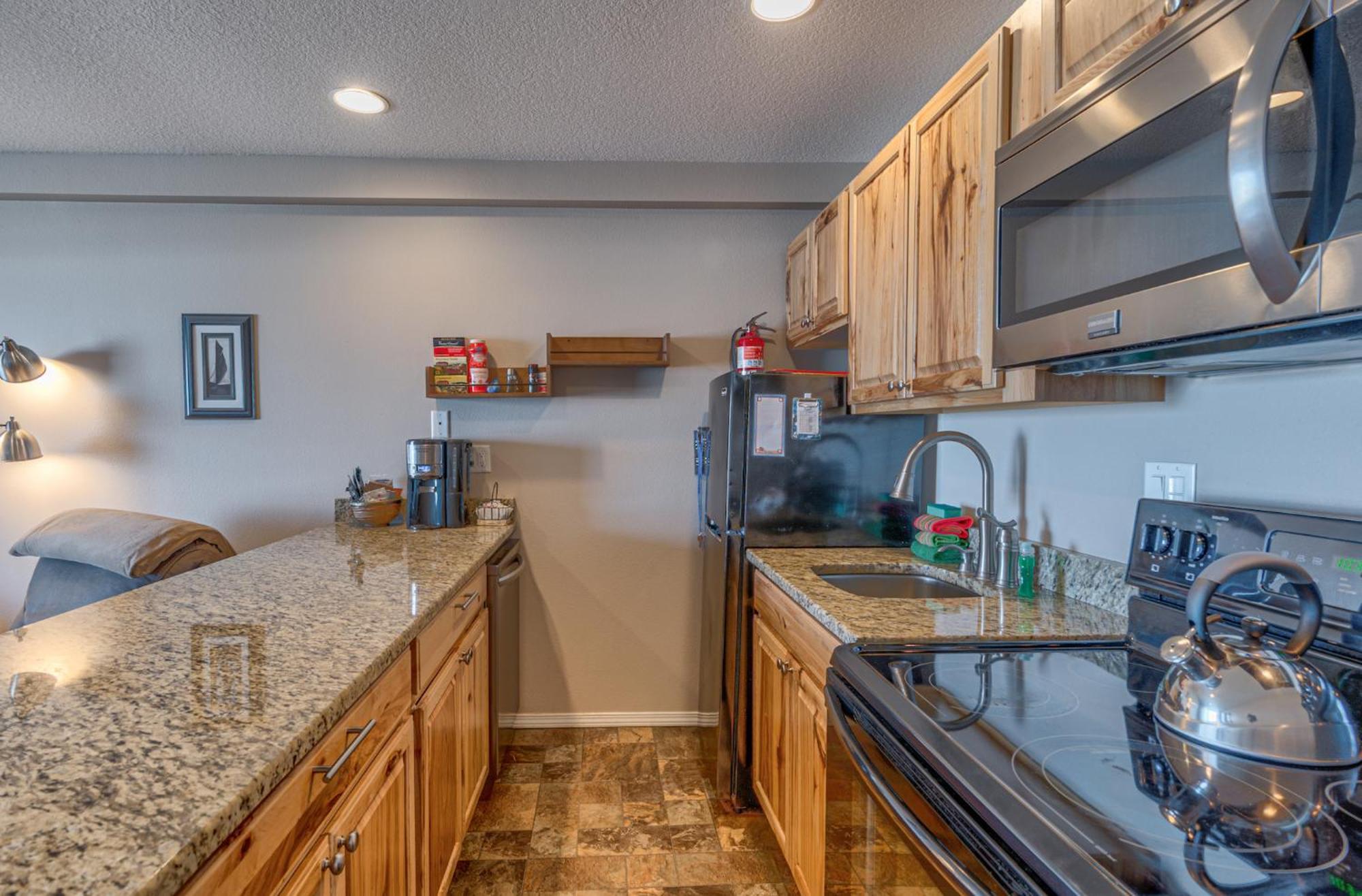 Sea Gypsy Rentals Lincoln City Room photo