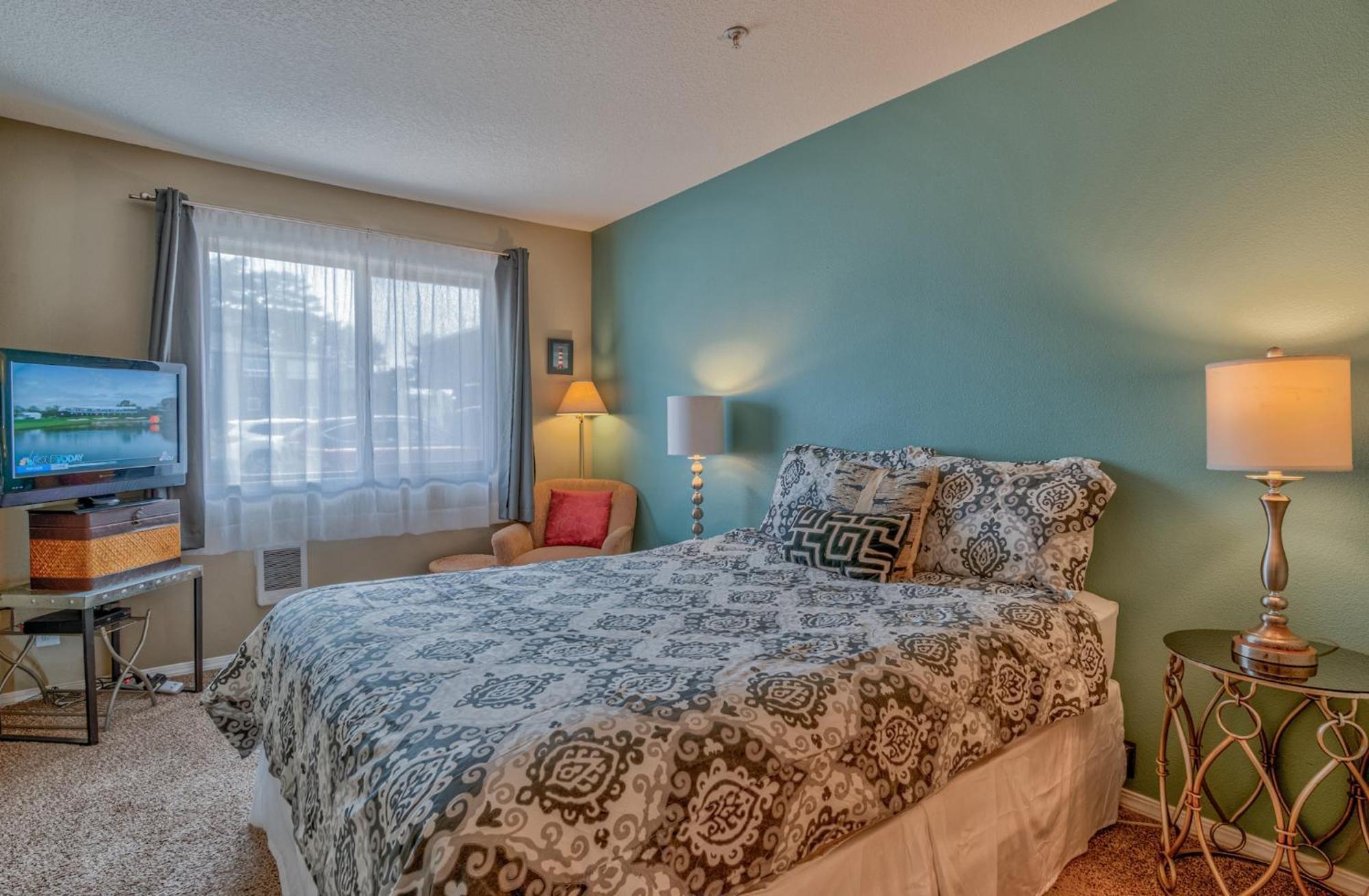 Sea Gypsy Rentals Lincoln City Room photo