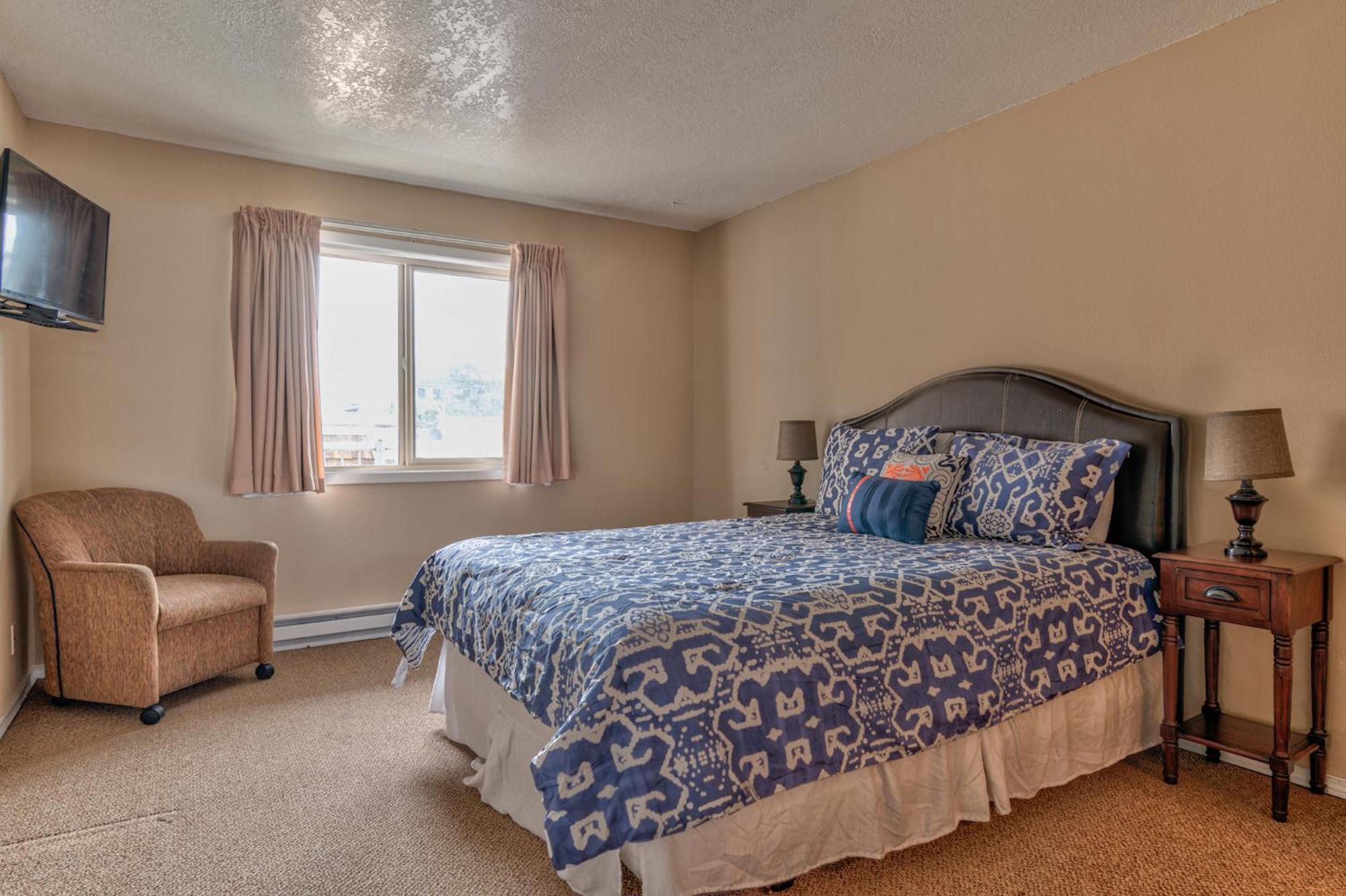 Sea Gypsy Rentals Lincoln City Room photo