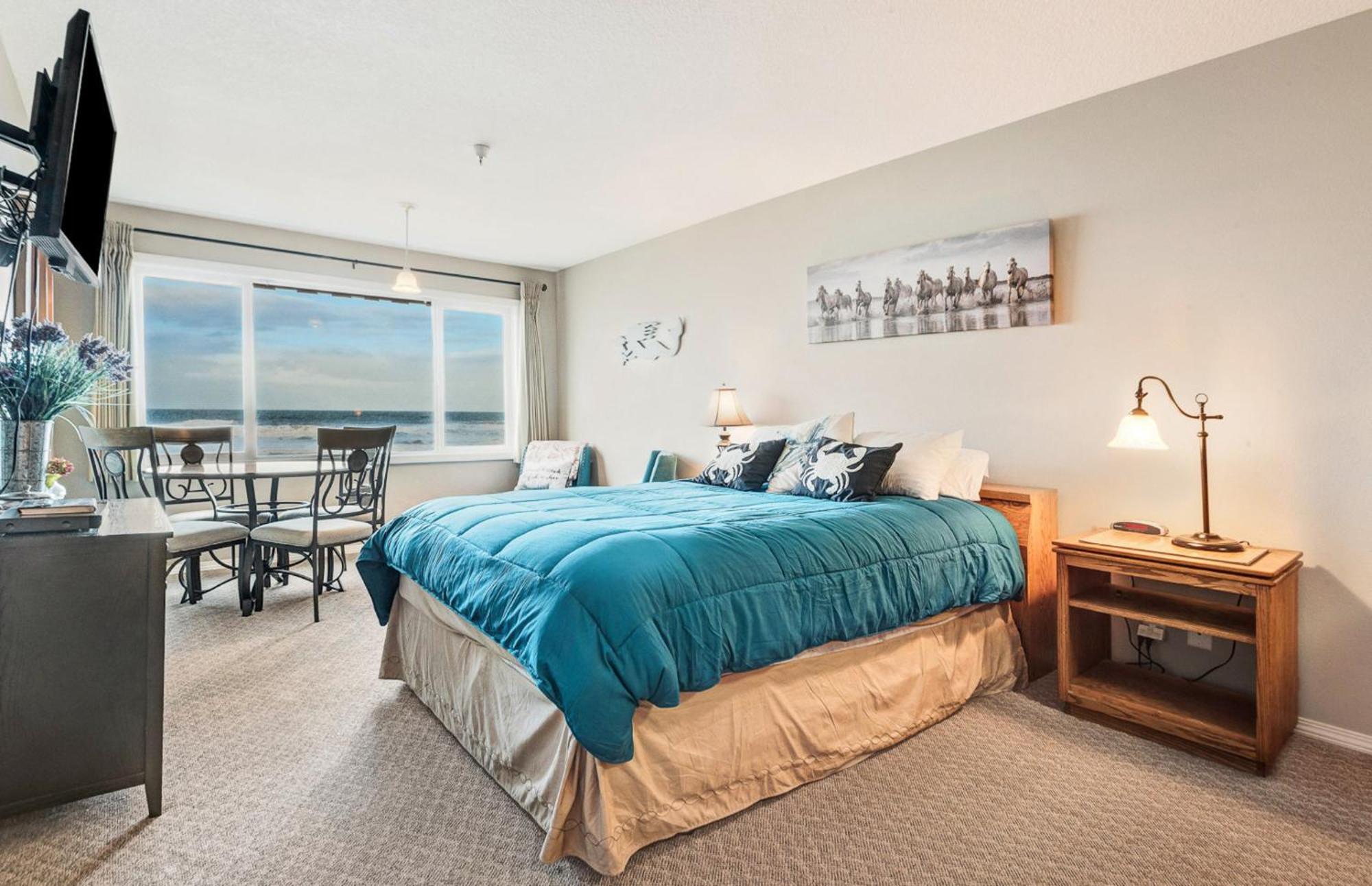 Sea Gypsy Rentals Lincoln City Room photo